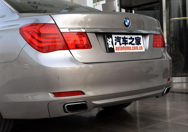 2009 740Li