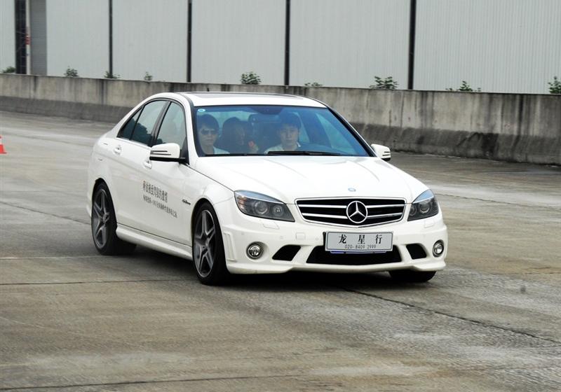 2010 C 63 AMG ܰ