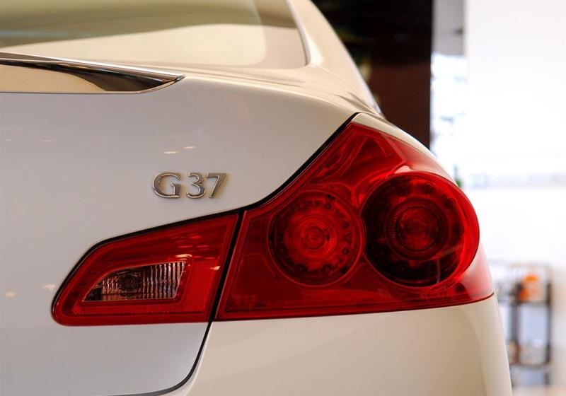 2010 G37 Sedan