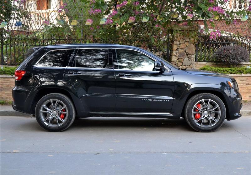 2012 6.4 SRT8