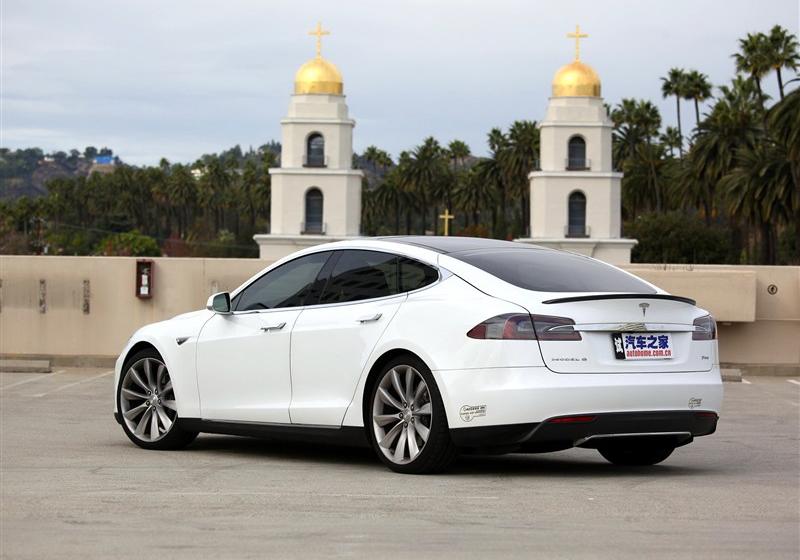 2014 MODEL S P85