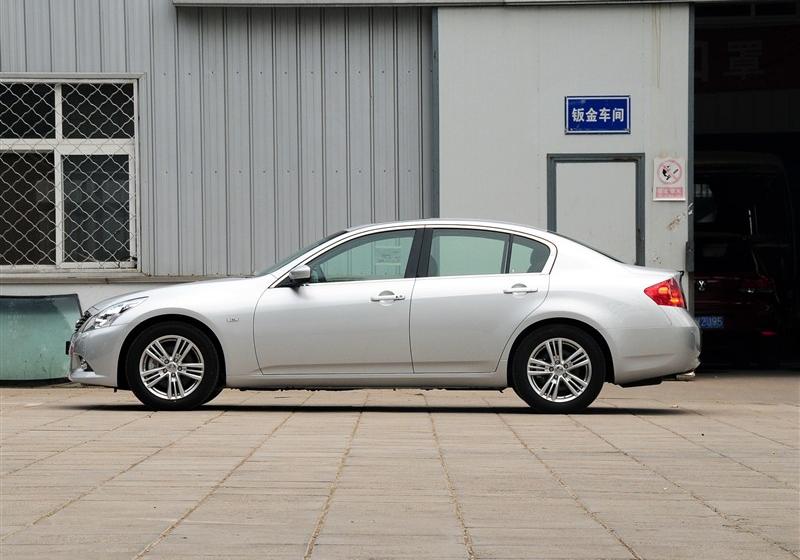 2010 G37 Sedan