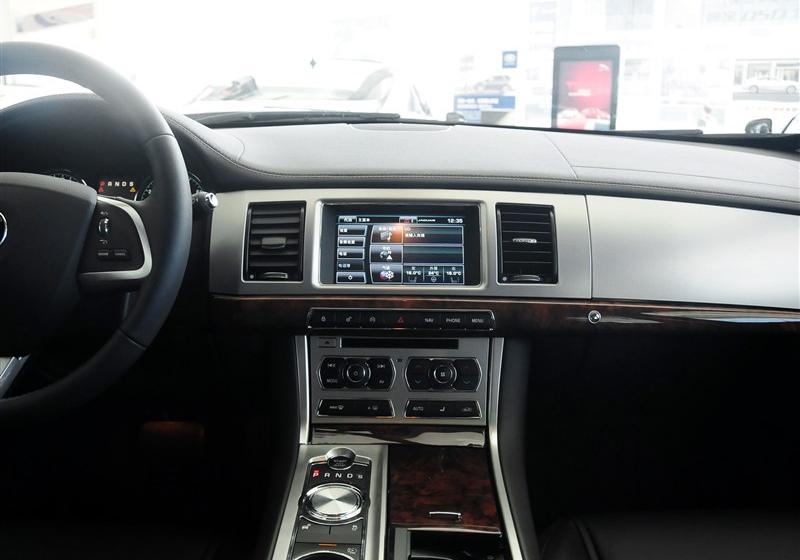 2015 XF 2.0T Sportbrake 