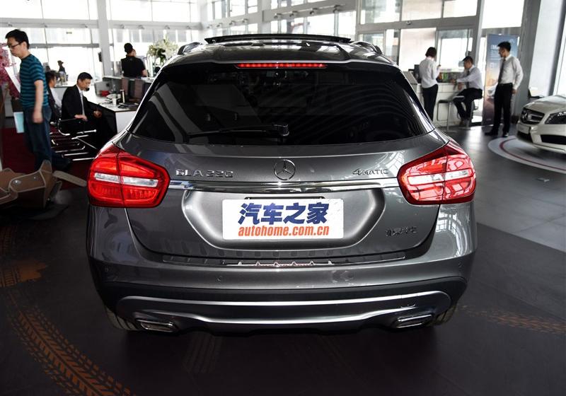 2015 GLA 220 4MATIC ʱ