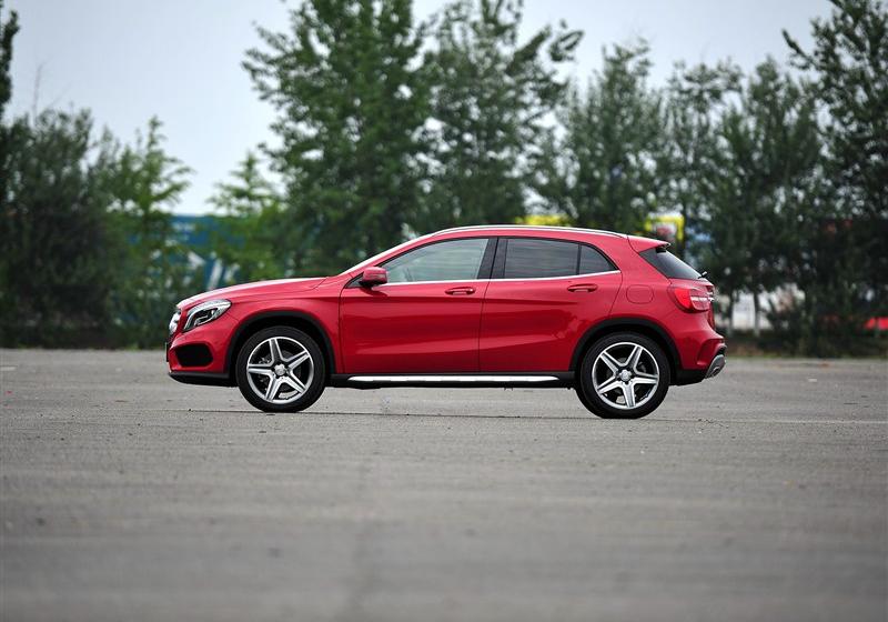 2015 GLA 260 4MATIC ˶